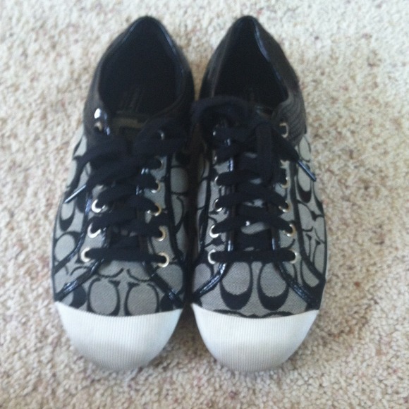 New Coach tennis shoe