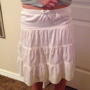 American eagle ruffled pearl white skirt