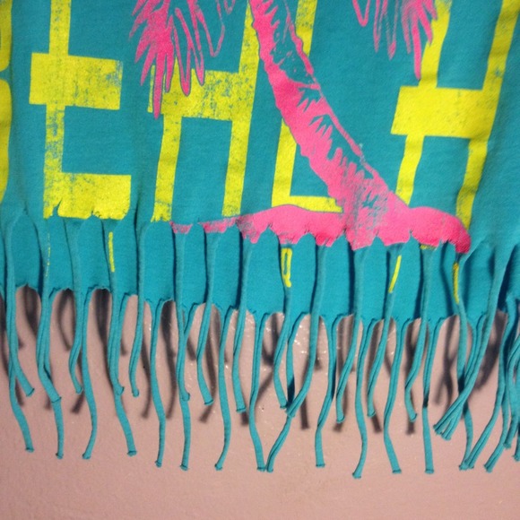 Cute shirt purchased from Santa Cruz Boardwalk - Picture 3 of 4