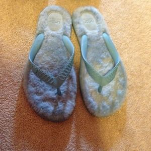 UGG slipper flip flops