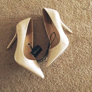 Forever 21 Shoes - Nude Pointy Stilettos Forever 21 Shoes - Nude Pointy Stilettos