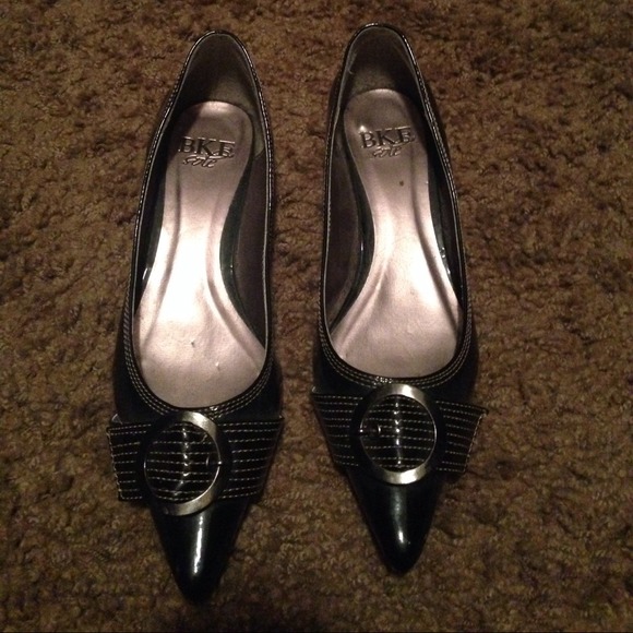 BKE tiny wedged heels