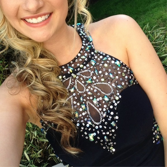 Gorgeous prom/pageant dress.