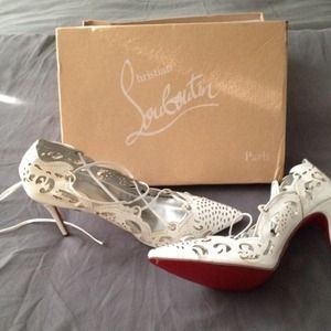 🌸 AUTHENTIC Christian Louboutin 🌸