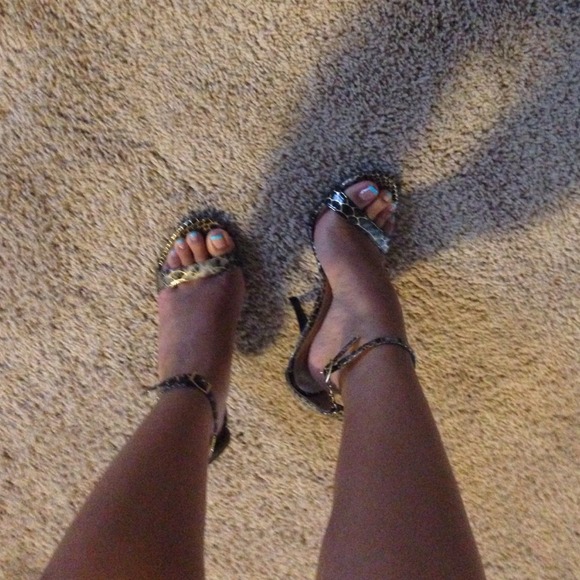 Strap leopard heels - Picture 2 of 2