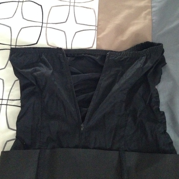 🔴SOLD🔴 Black romper - Picture 3 of 4