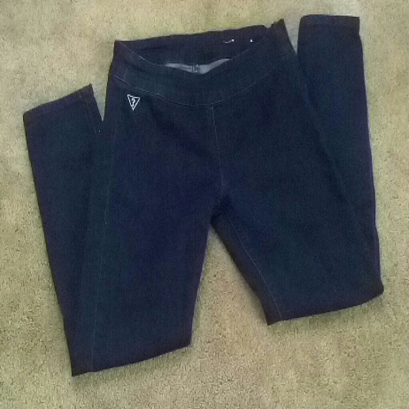 NWOT GUESS Denim skinny capri