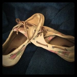 Authentic 2 eye boat shoe