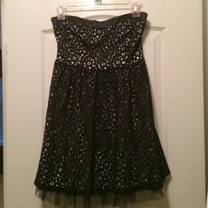 Forever 21 strapless lace dress