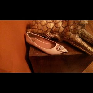 Pearly pink LION HEAD flat