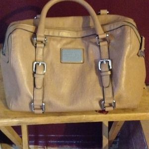 A beautiful nice tan handbag