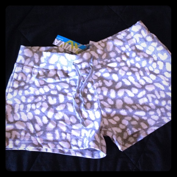 ❌❌Sold in bundle❌❌Comfy shorts