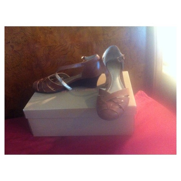 Brown wedges