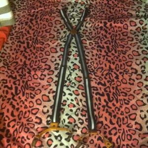 Im selling this cool suspenders.
