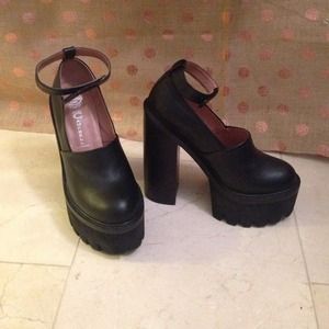 Jeffery Campbell 8.5