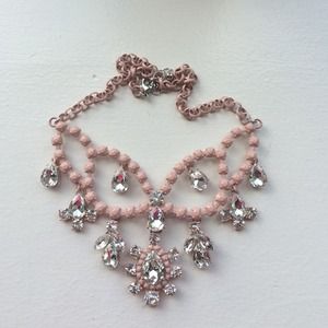 ❗️PRICE CUT❗️Statement necklace