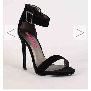 One strap heel