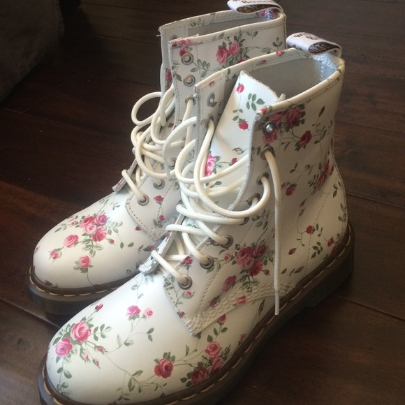 Floral doc martens