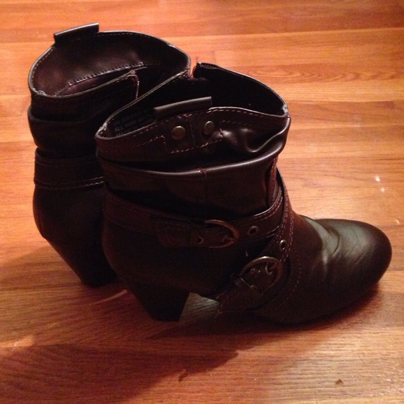 Boots - Picture 1 of 4