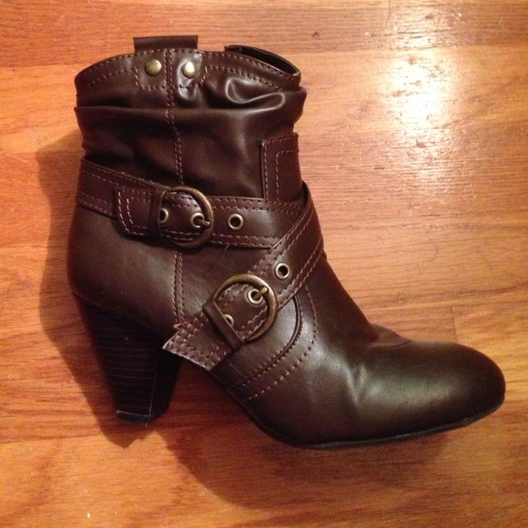 Boots - Picture 2 of 4