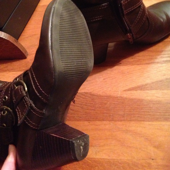 Boots - Picture 3 of 4