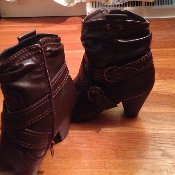 Boots - Picture 4 of 4