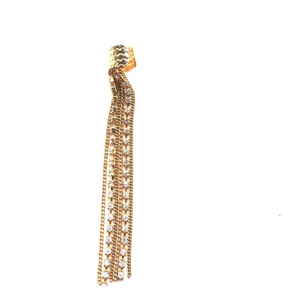Ear cuff