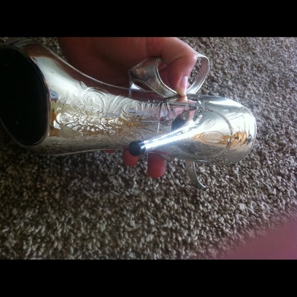 Heels - Picture 4 of 4