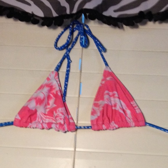 Pink ONEILL bikini top with floral design - Picture 1 of 4