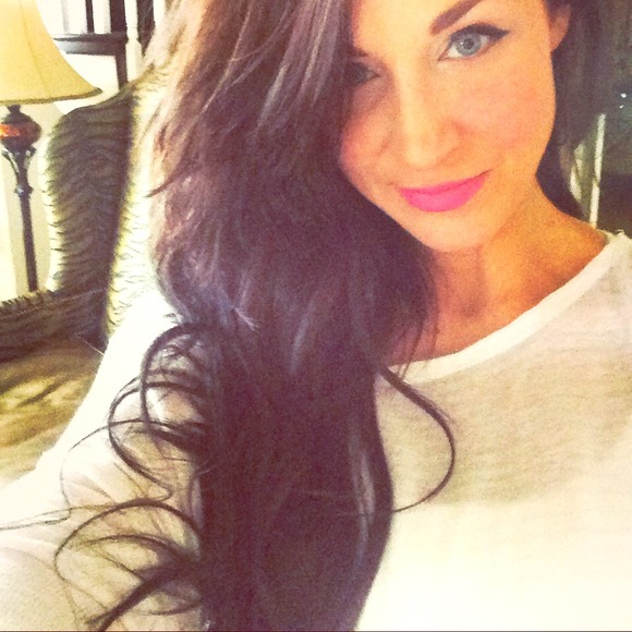 Meet your seller!!! Ashlee!!!