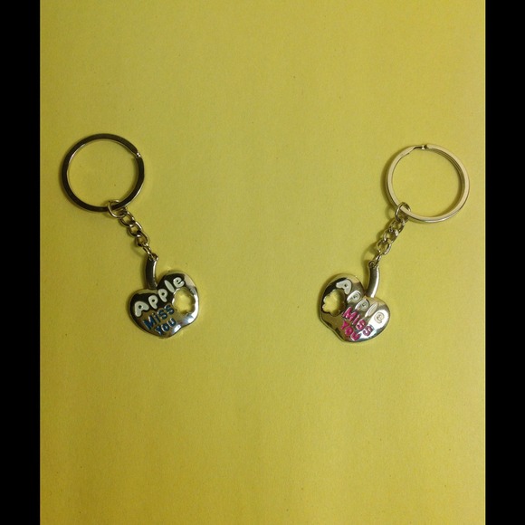 Couple Key Ring - Apple - Picture 2 of 3