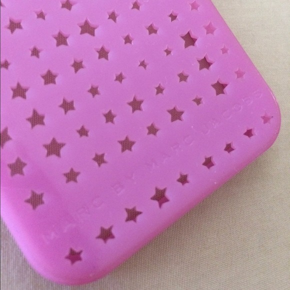 MARC BY MARC JACOBS IPHONE 5/5S CASE ✨💜 - Picture 3 of 4