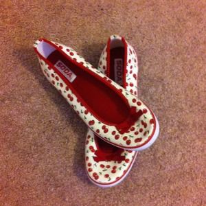 Cherry slip on flats