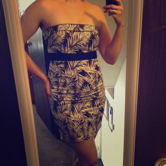 H&M Dresses & Skirts - SOLD 💋 H&M Summer Strapless Dress 💋