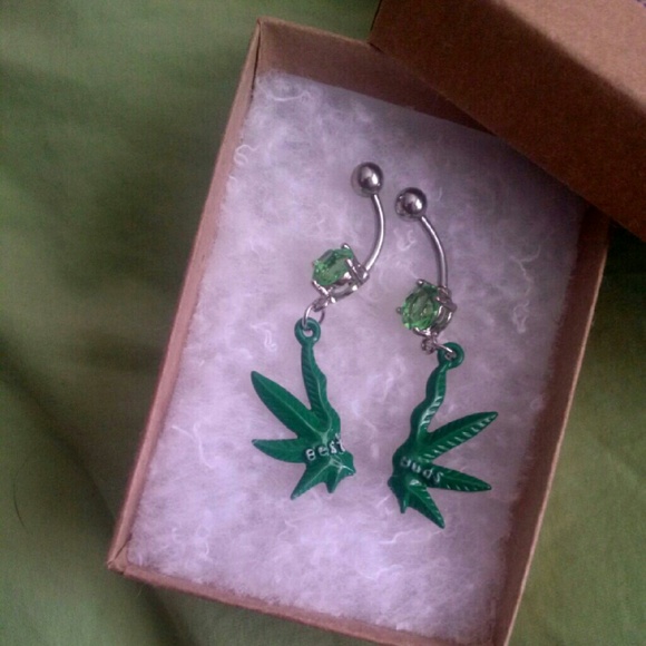 "Best buds" belly rings(: never been worn!