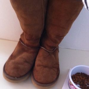 🚫hold🚫 Uggs size 7 - Chestnut color