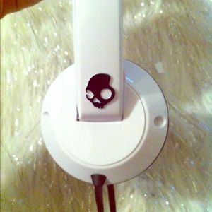 🎄White skull candy headphones