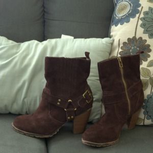 Leather brown booties