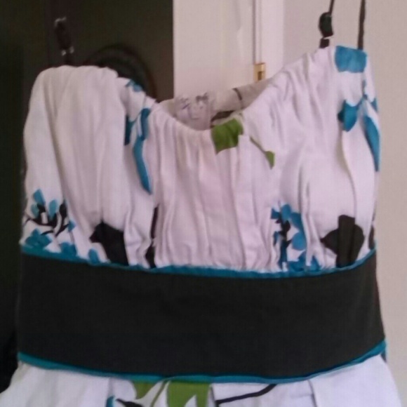 Summer dress - Picture 2 of 3