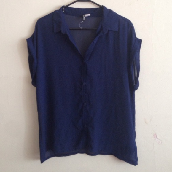 ⛔️ S O L D ⛔️ Blue chiffon button up