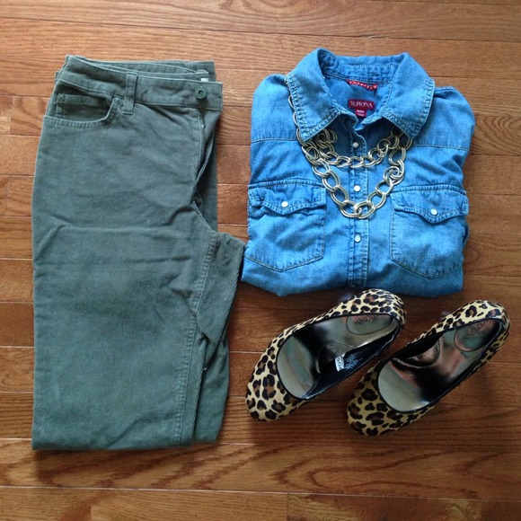 💣SOLD💣St. John's Bay straight leg corduroy pants