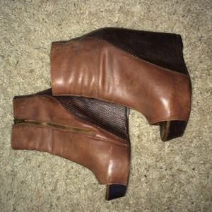 Steve Madden booties / wedges