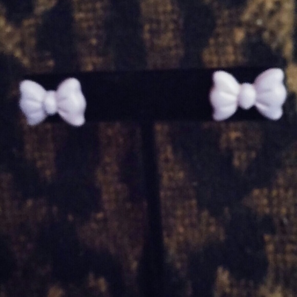 Earrings - Picture 3 of 3