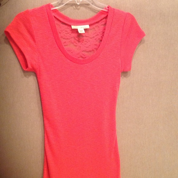 Coral top