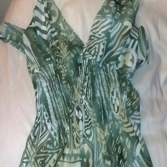 Halter top - Picture 2 of 2