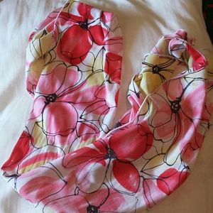 Scarf flowery