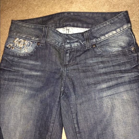GUESS Jeans - Picture 2 of 3