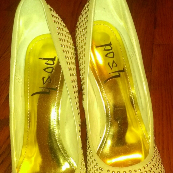 CREAM WEGED HEEL. Gold studs - Picture 3 of 4