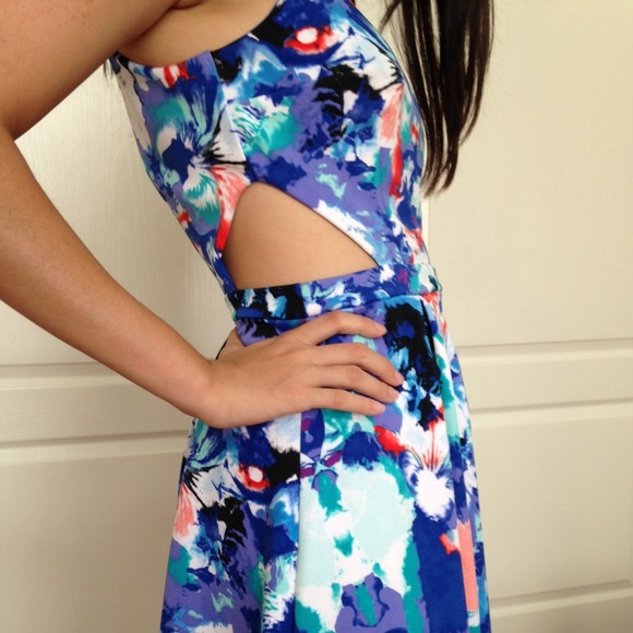 nicole by nicole miller Dresses - Blue mirror print cut out dress nicole by nicole miller Dresses - Blue mirror print cut out dress