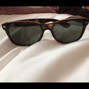 Tortoise Shell Ray Bans 😎